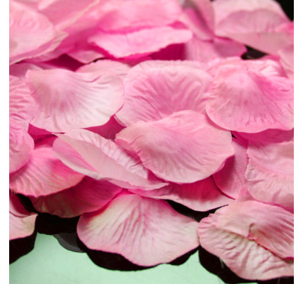 Textilní plátky růží na házení 48x52mm - růžová (100ks/bal)